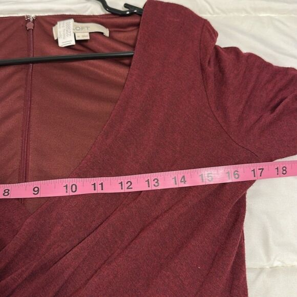 Ann Taylor Loft Cross Front Dress Stretchy Womens Medium Midi Wine Career Office - Picture 11 of 12